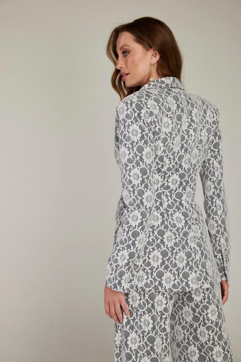 Blazer de Alfaiataria em Renda Acinturado "Siena"