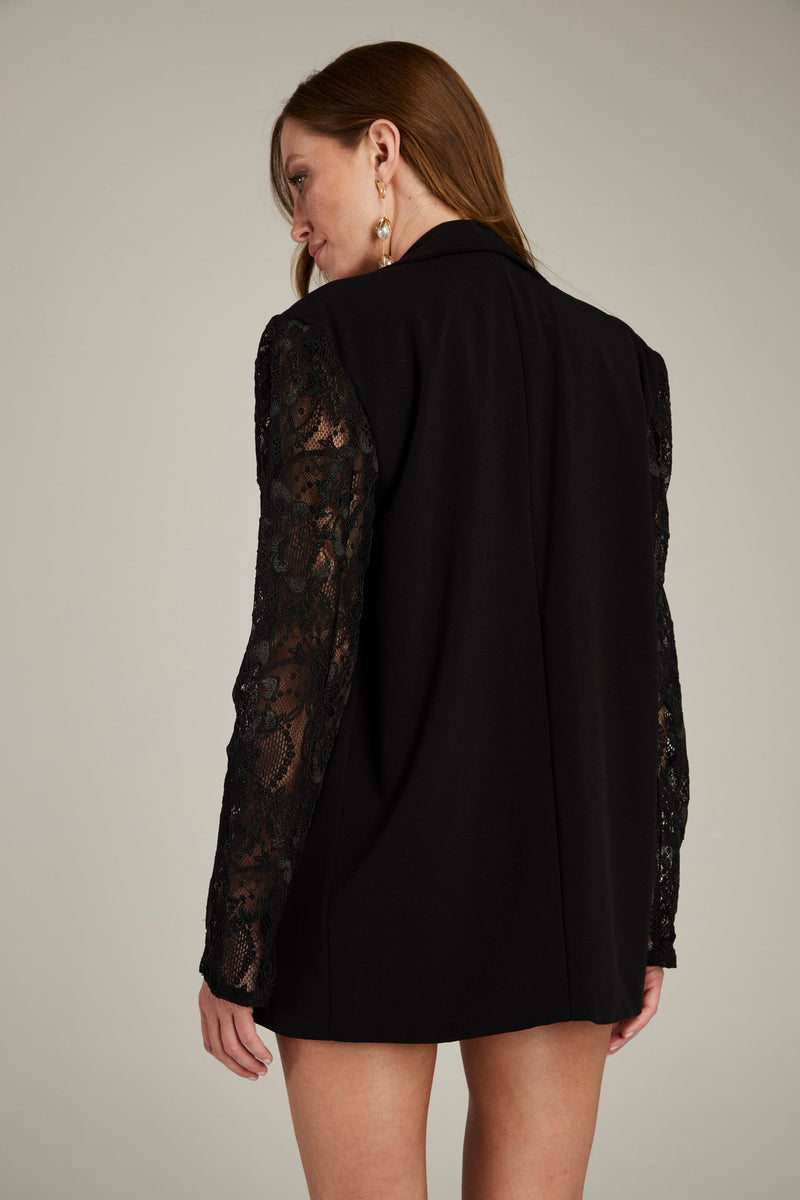 Blazer de Alfaiataria Oversized Mangas em Renda "Angelina"
